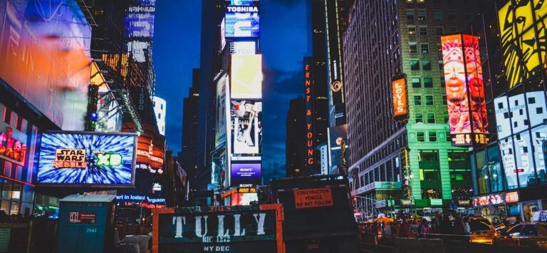 Times Square at Night - Urbanchats